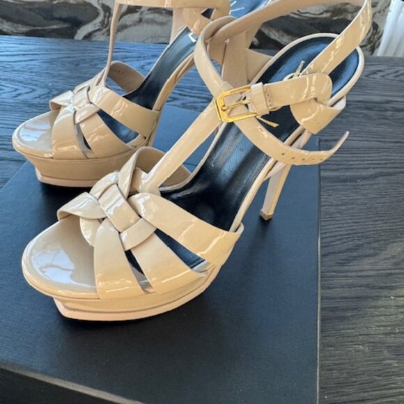 Saint Laurent Tribute Nude Patent Leather Heels - Picture 3 of 6